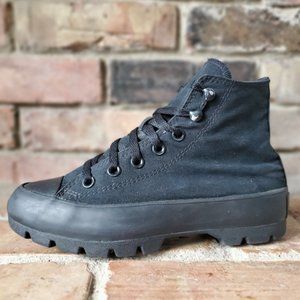 Women's high top Converse - Size 9